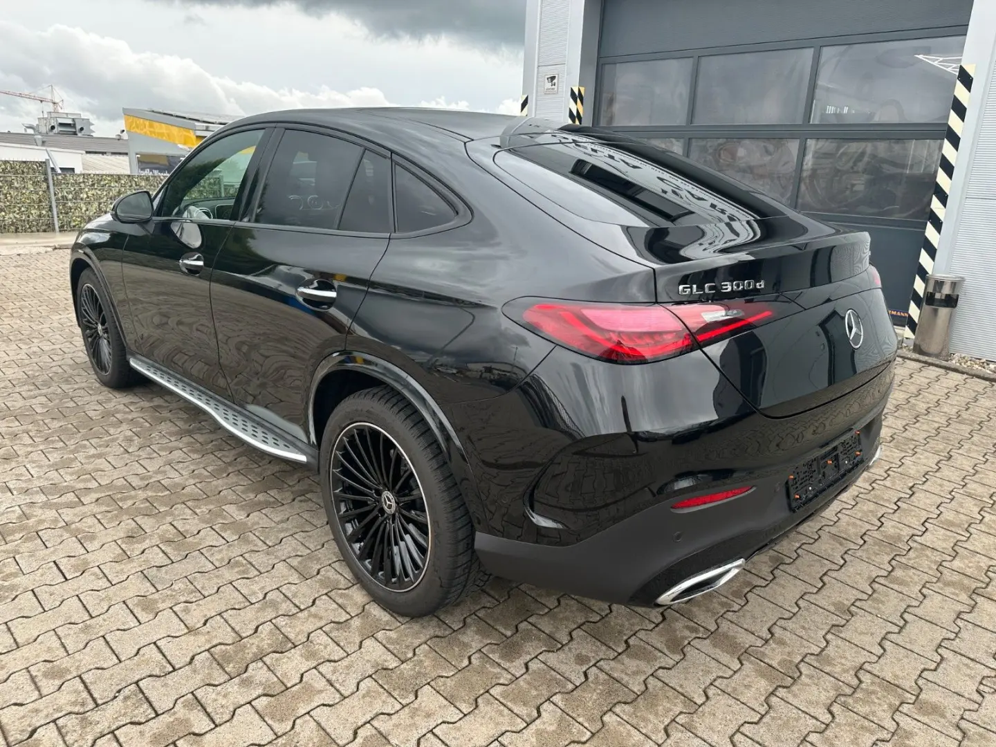 GLC 300 d 4M Coupe  AMG Line Pano Burmester 360