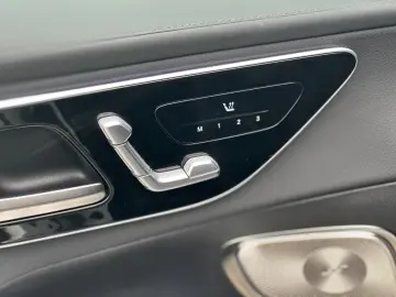 GLC 300 d 4M Coupe  AMG Line Pano Burmester 360