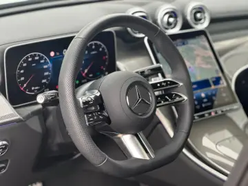 GLC 300 d 4M Coupe  AMG Line Pano Burmester 360