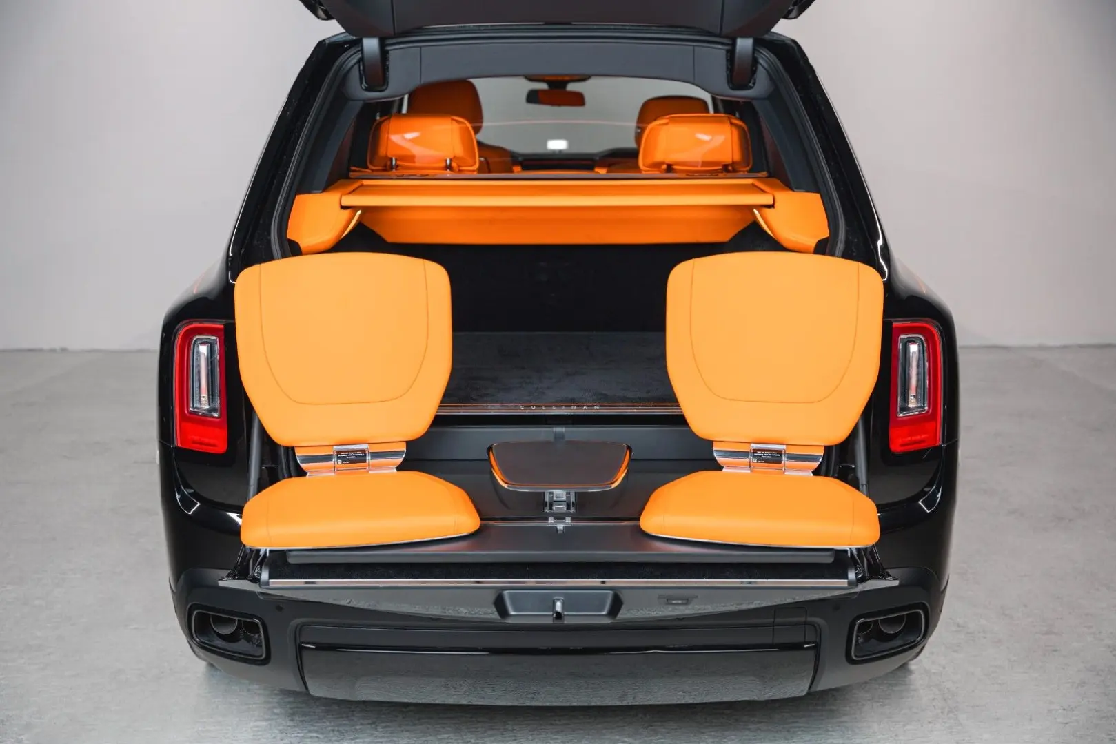 Cullinan Black Badge  FULL OPTION