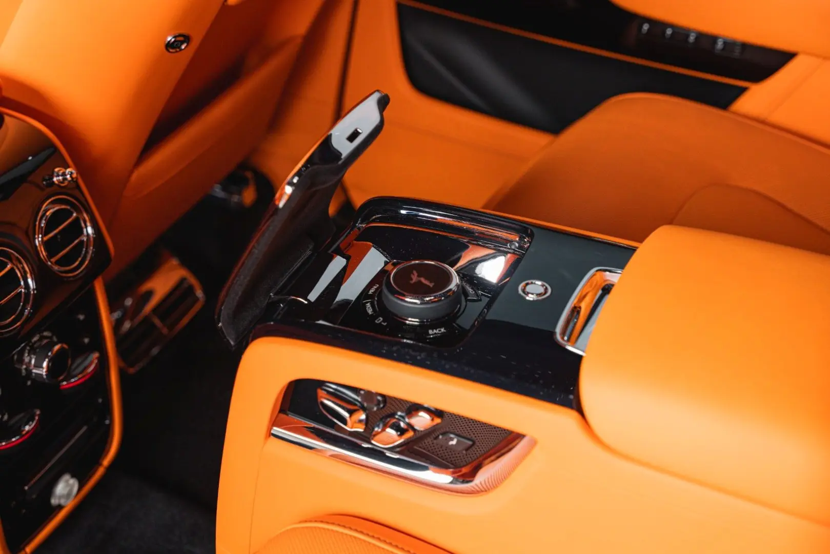 Cullinan Black Badge  FULL OPTION