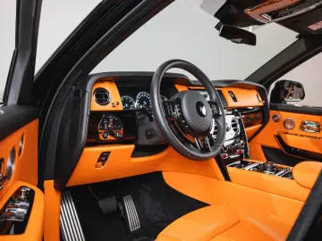 Cullinan Black Badge  FULL OPTION