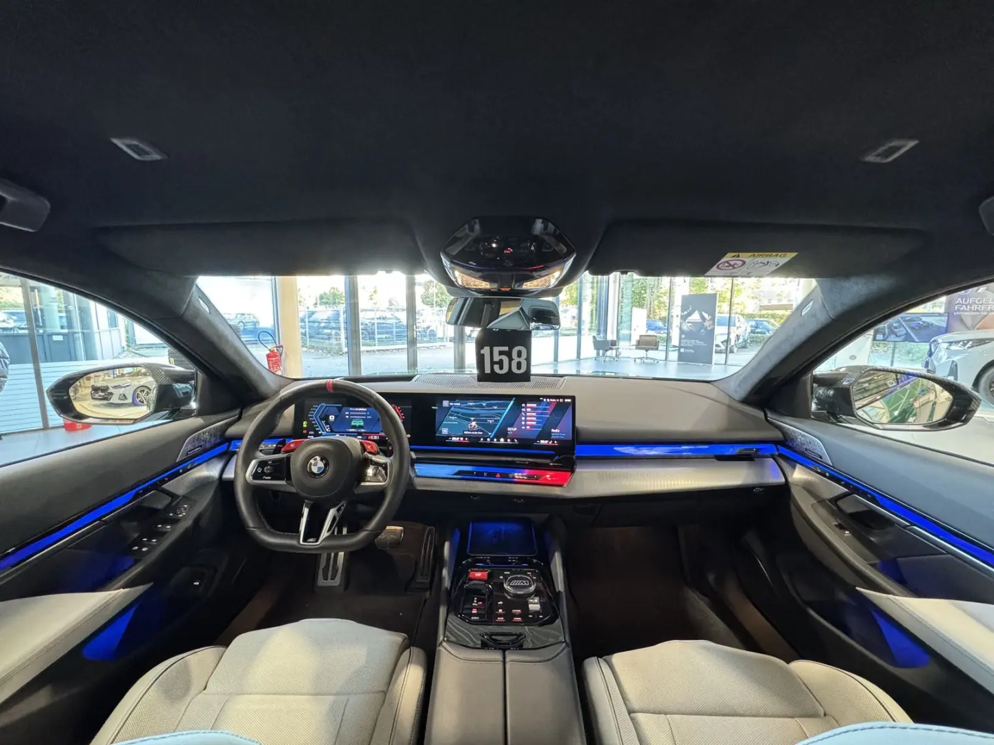 M5 Limousine M Drivers P. Ultimate B&W AHK 0 5%