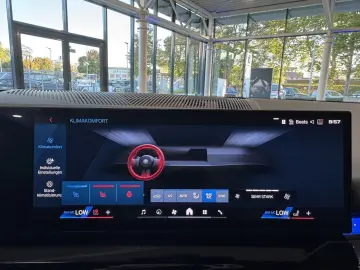 M5 Limousine M Drivers P. Ultimate B&W AHK 0 5%