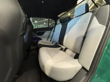 M5 Limousine M Drivers P. Ultimate B&W AHK 0 5%