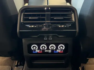 M5 Limousine M Drivers P. Ultimate B&W AHK 0 5%