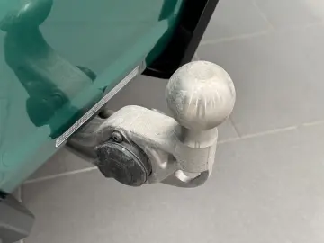 M5 Limousine M Drivers P. Ultimate B&W AHK 0 5%