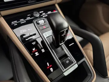 Cayenne Hybrid Platinum Edition SportC 360 Pano