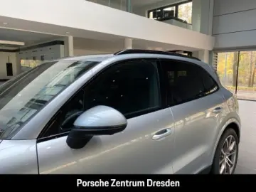 Cayenne E-Hybrid Pano Beifahrerdisplay BOSE