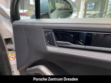 Cayenne E-Hybrid Pano Beifahrerdisplay BOSE