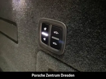 Cayenne E-Hybrid Pano Beifahrerdisplay BOSE