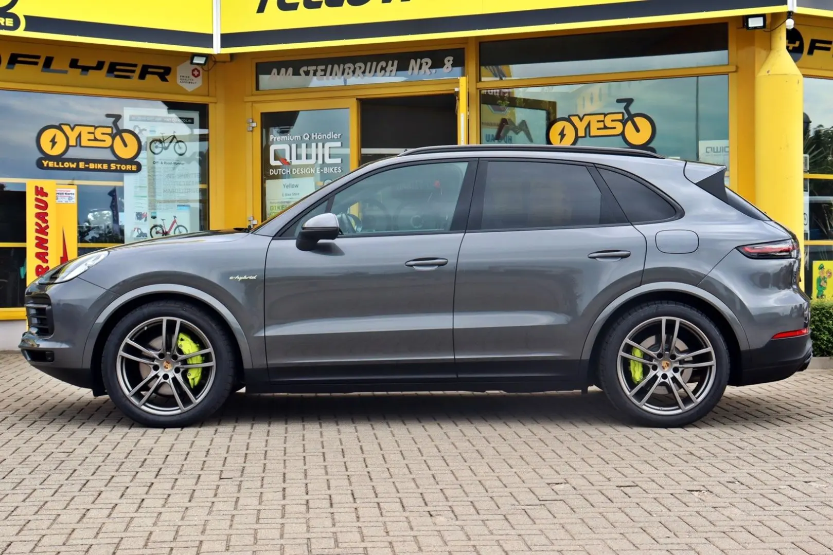 Cayenne E-Hybrid 21-Zoll Pano Luft AHK SAGA