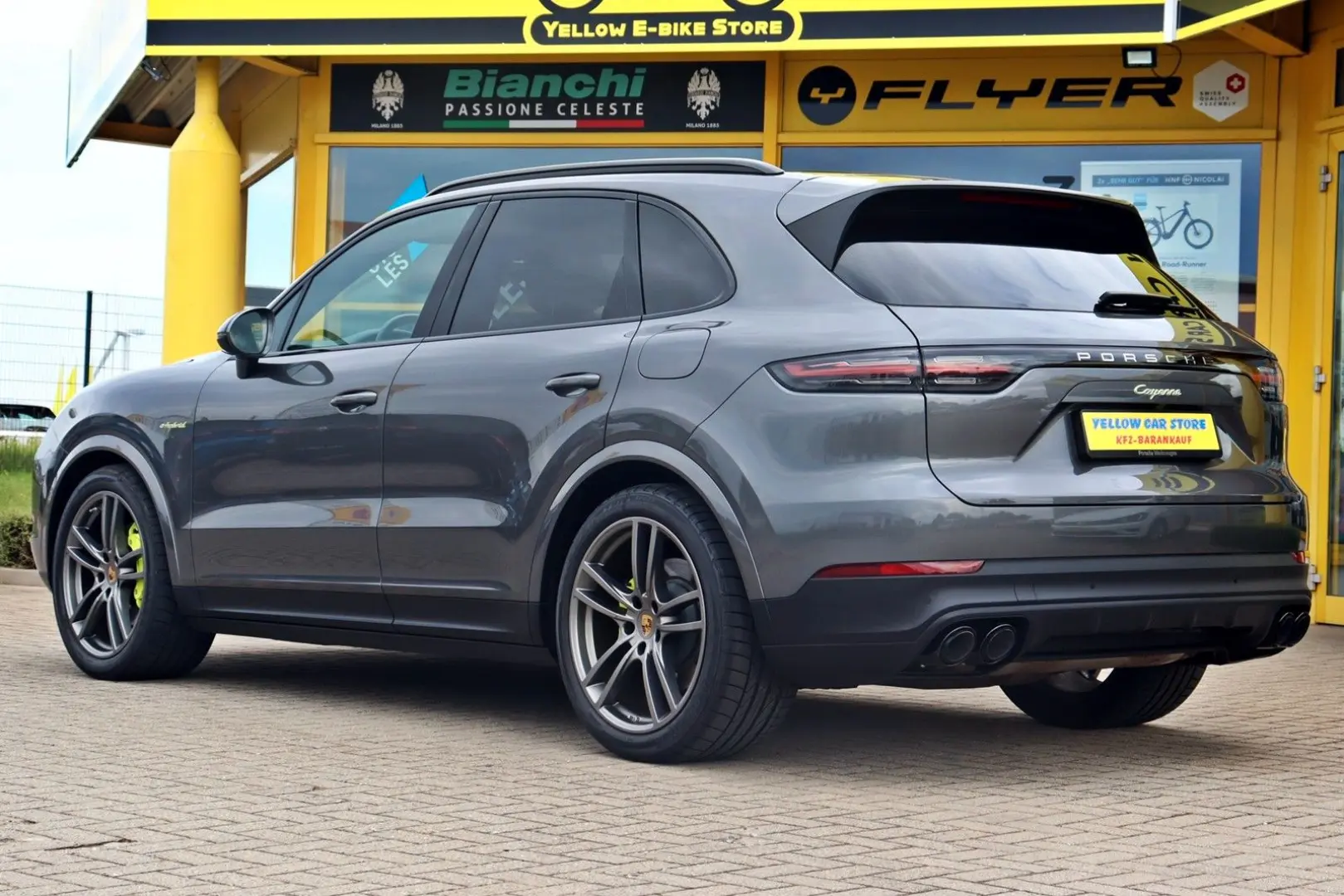 Cayenne E-Hybrid 21-Zoll Pano Luft AHK SAGA