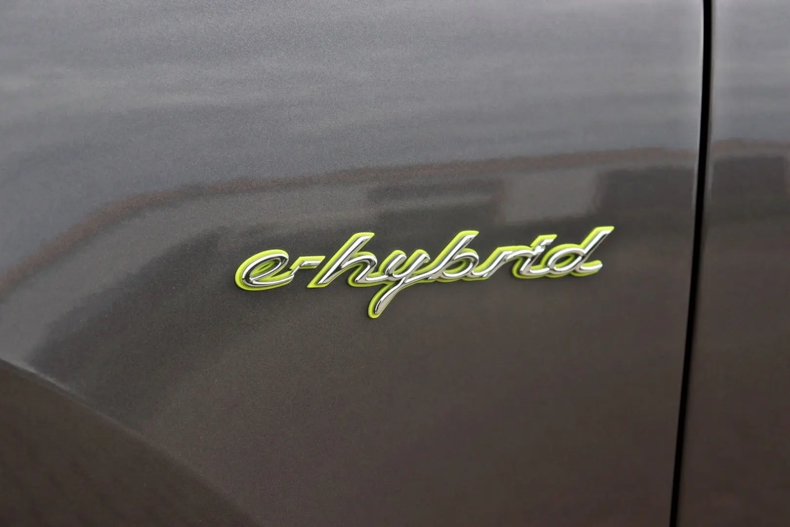 Cayenne E-Hybrid 21-Zoll Pano Luft AHK SAGA