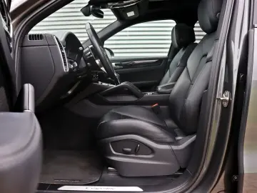 Cayenne E-Hybrid 21-Zoll Pano Luft AHK SAGA