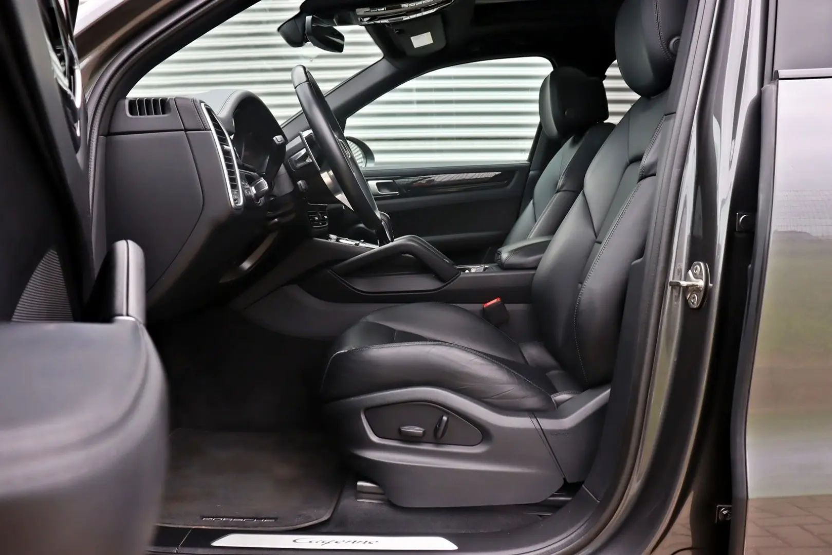 Cayenne E-Hybrid 21-Zoll Pano Luft AHK SAGA