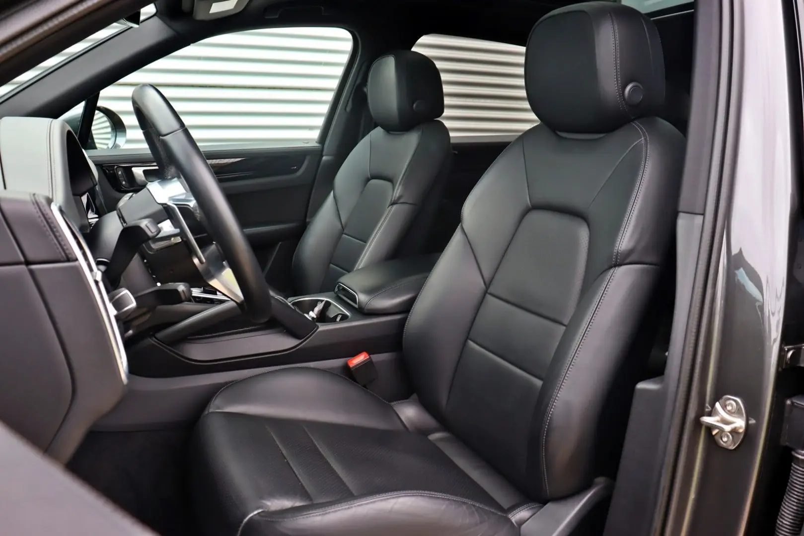 Cayenne E-Hybrid 21-Zoll Pano Luft AHK SAGA