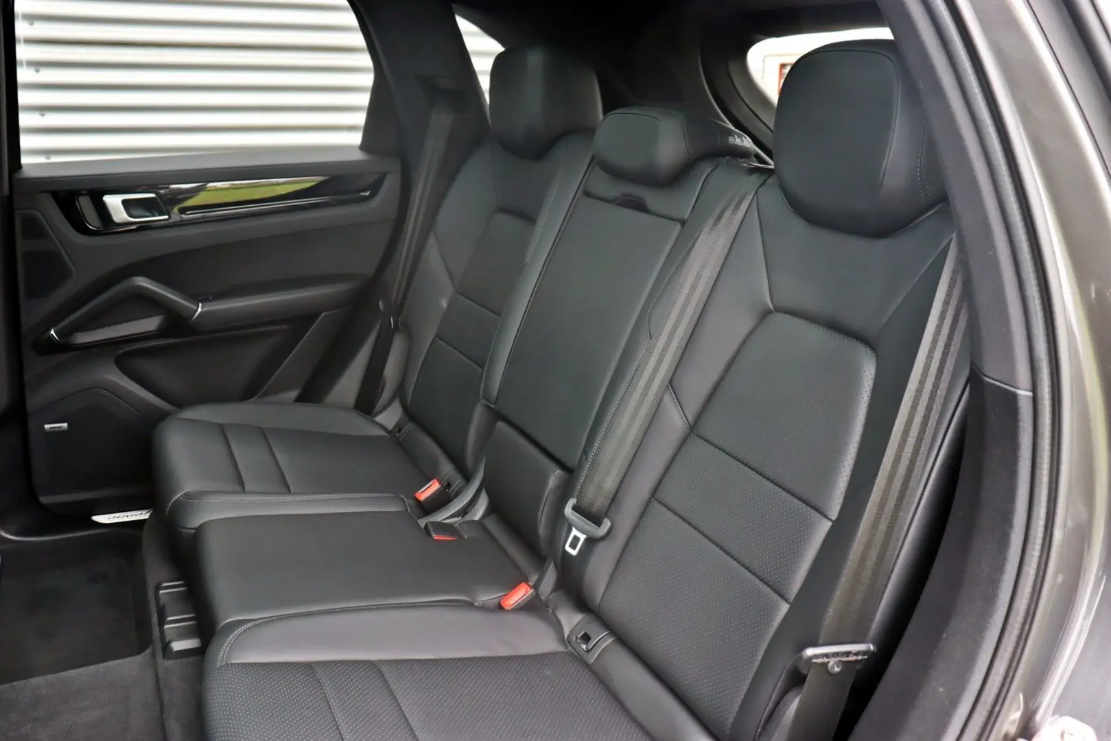 Cayenne E-Hybrid 21-Zoll Pano Luft AHK SAGA