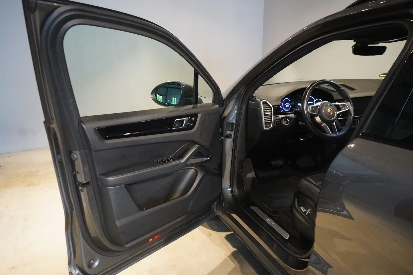 Cayenne 3.0 V6  APPROVED U-Frei Pano 20 Zoll Top