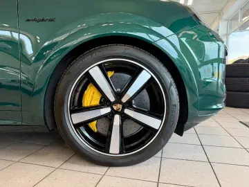 Cayenne Turbo E-Hybrid SportDesign PCCB PTS AHK