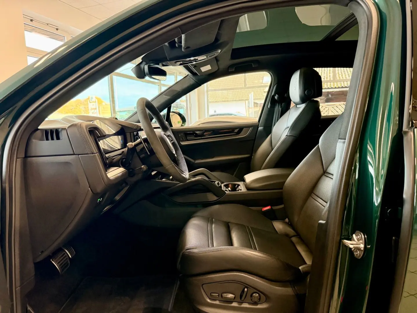 Cayenne Turbo E-Hybrid SportDesign PCCB PTS AHK