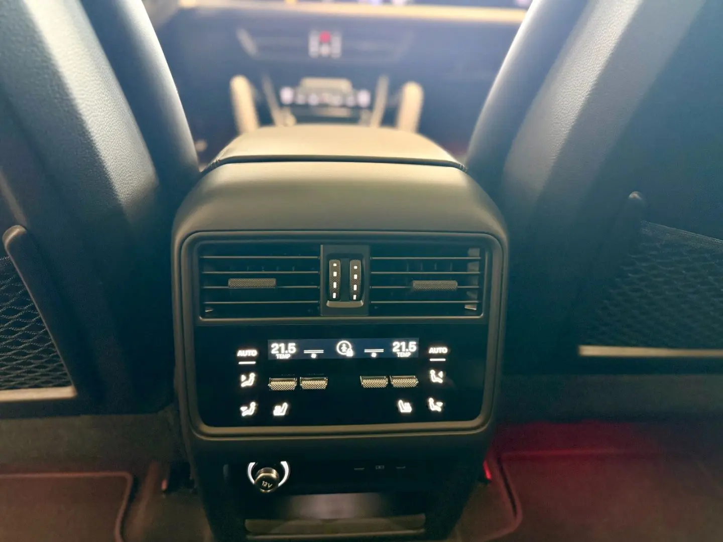 Cayenne Turbo E-Hybrid SportDesign PCCB PTS AHK