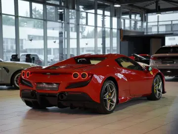 F8 Spider  Lift SOFORT Racing Daytona Alcantara