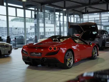 F8 Spider  Lift SOFORT Racing Daytona Alcantara