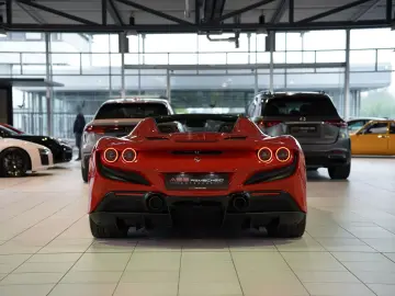 F8 Spider  Lift SOFORT Racing Daytona Alcantara