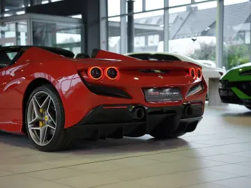 F8 Spider  Lift SOFORT Racing Daytona Alcantara