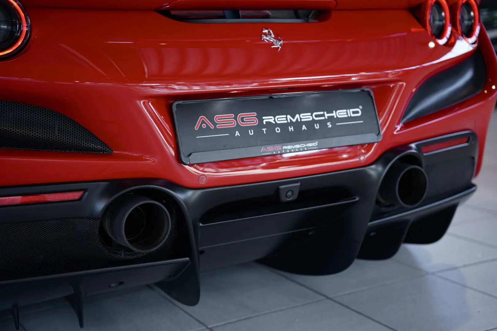 F8 Spider  Lift SOFORT Racing Daytona Alcantara