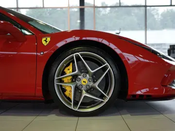 F8 Spider  Lift SOFORT Racing Daytona Alcantara