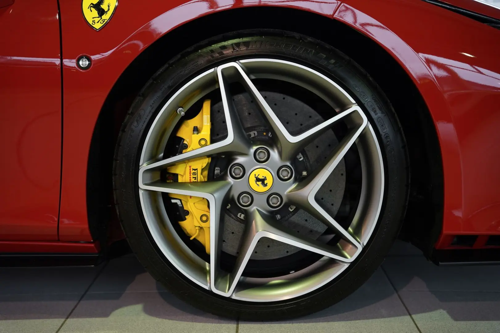 F8 Spider  Lift SOFORT Racing Daytona Alcantara