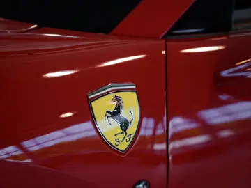 F8 Spider  Lift SOFORT Racing Daytona Alcantara