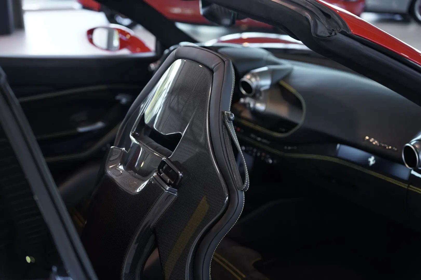 F8 Spider  Lift SOFORT Racing Daytona Alcantara