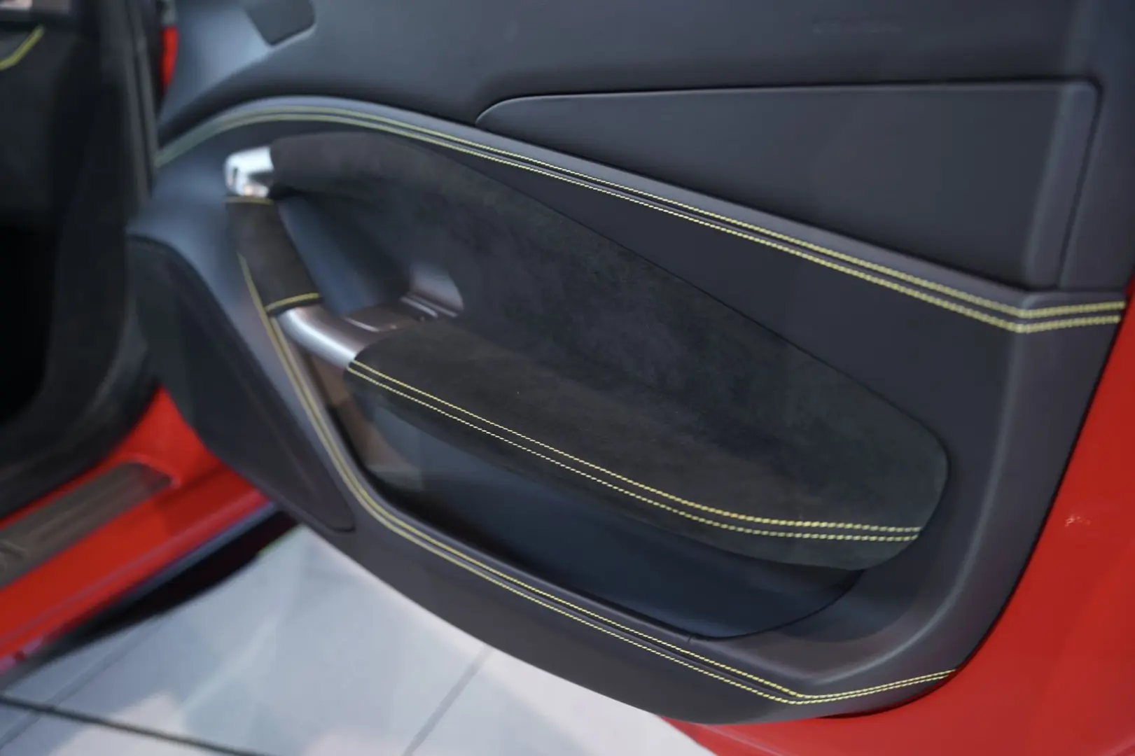 F8 Spider  Lift SOFORT Racing Daytona Alcantara