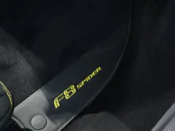 F8 Spider  Lift SOFORT Racing Daytona Alcantara