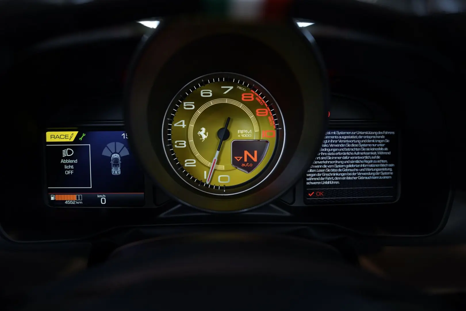 F8 Spider  Lift SOFORT Racing Daytona Alcantara