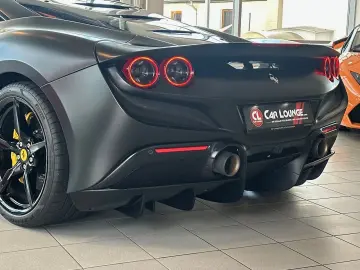 F8 Tributo Racing Lift Carbon Service neu Garant