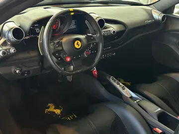 F8 Tributo Racing Lift Carbon Service neu Garant