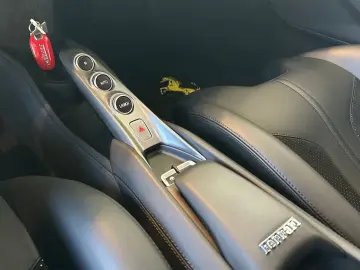 F8 Tributo Racing Lift Carbon Service neu Garant