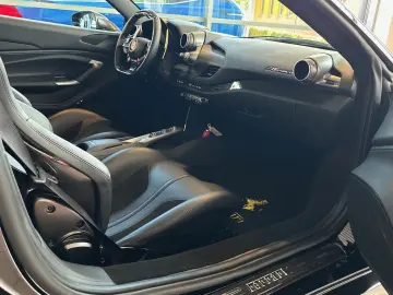 F8 Tributo Racing Lift Carbon Service neu Garant