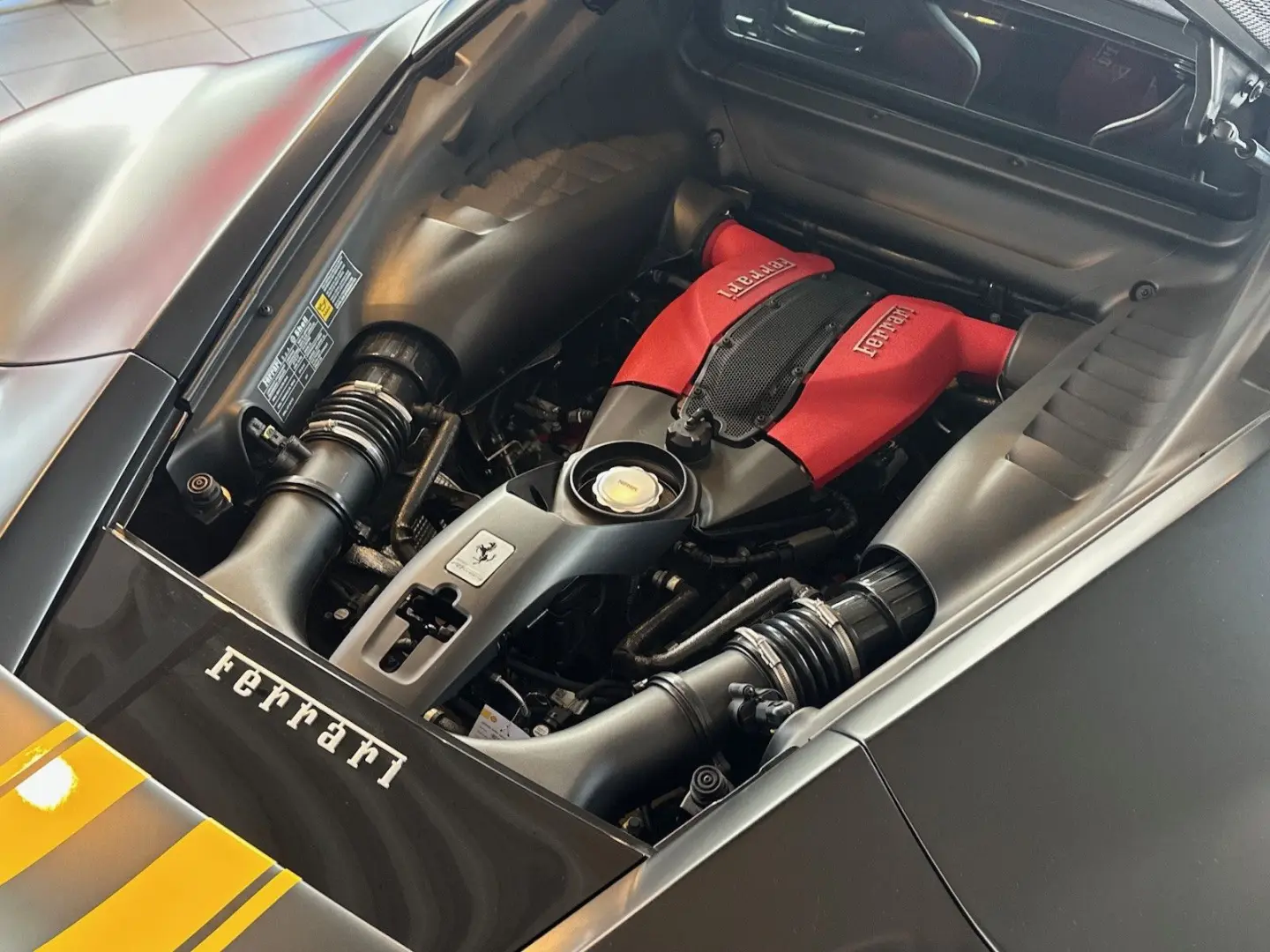 F8 Tributo Racing Lift Carbon Service neu Garant