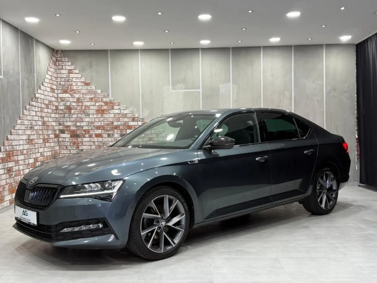 Superb 2.0 TDi Limousine Sportline Navi Leder Ma