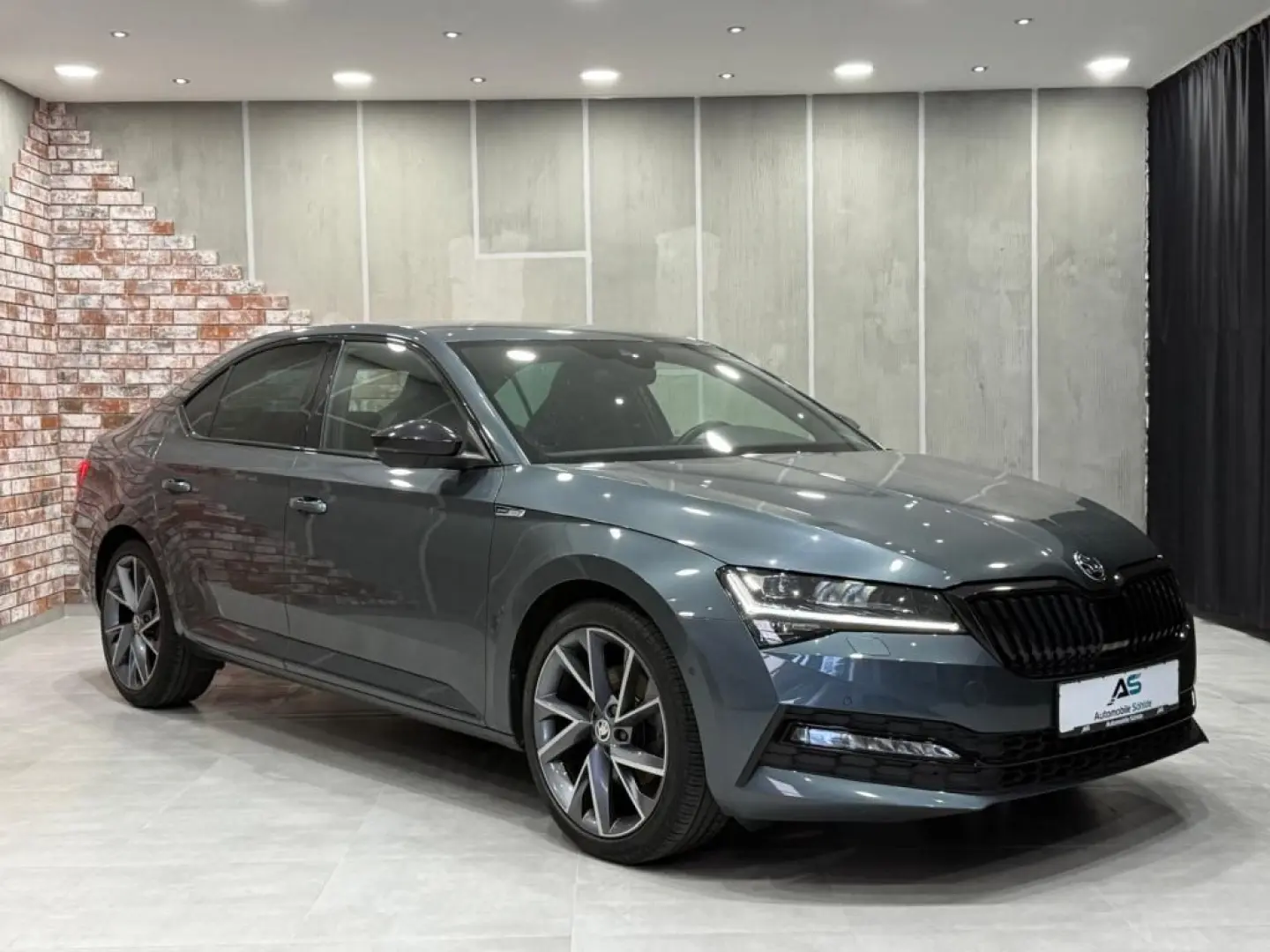 Superb 2.0 TDi Limousine Sportline Navi Leder Ma