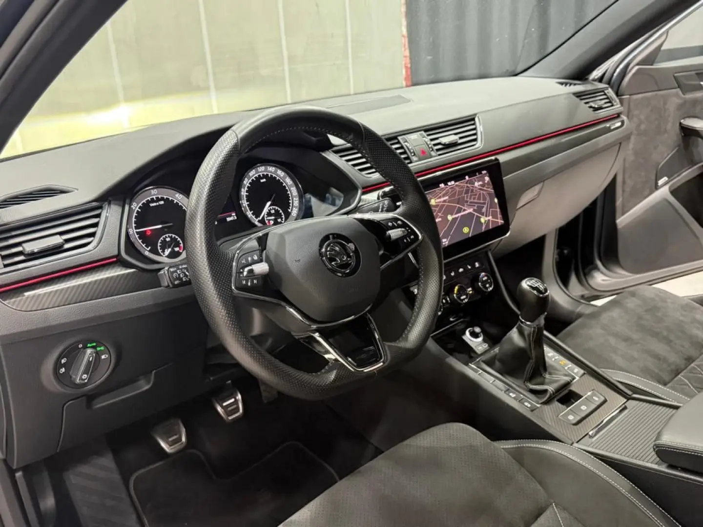 Superb 2.0 TDi Limousine Sportline Navi Leder Ma