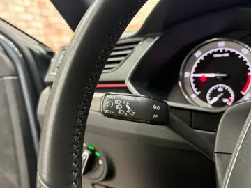 Superb 2.0 TDi Limousine Sportline Navi Leder Ma