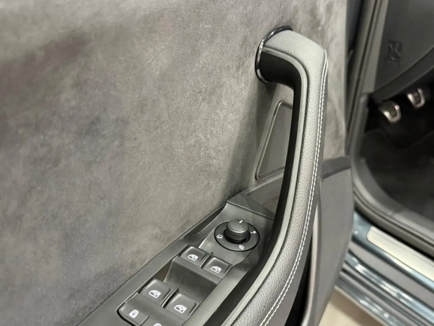 Superb 2.0 TDi Limousine Sportline Navi Leder Ma