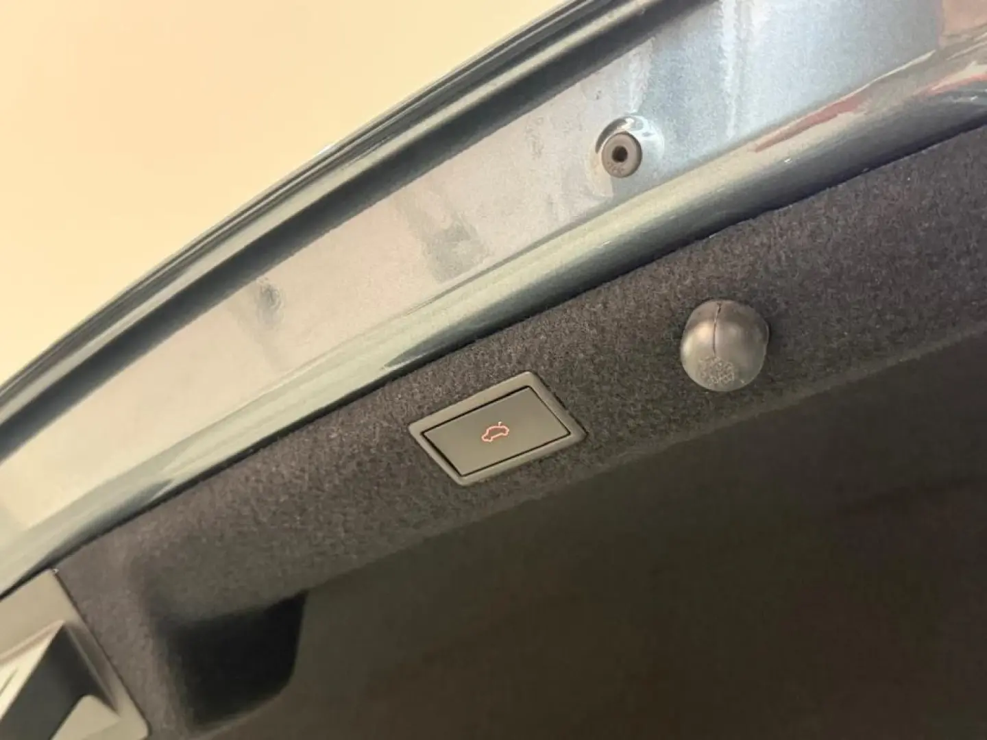 Superb 2.0 TDi Limousine Sportline Navi Leder Ma