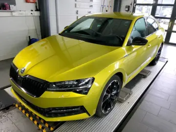 Superb Limousine Sportline 2.0 TDI DSG AHK 19